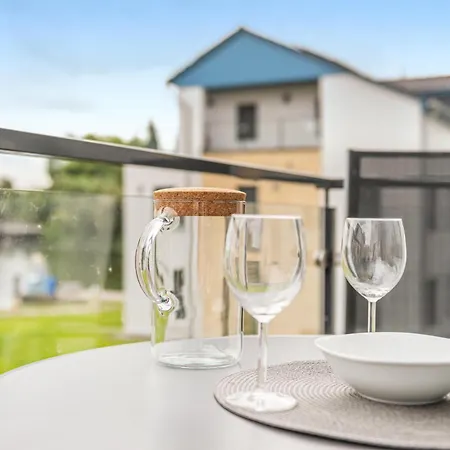 2 Bedroom Lovely In *